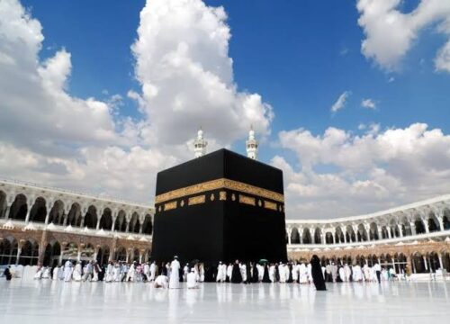 🕋 7 Days Umrah Package – Medina & Makkah (Limited Offer)